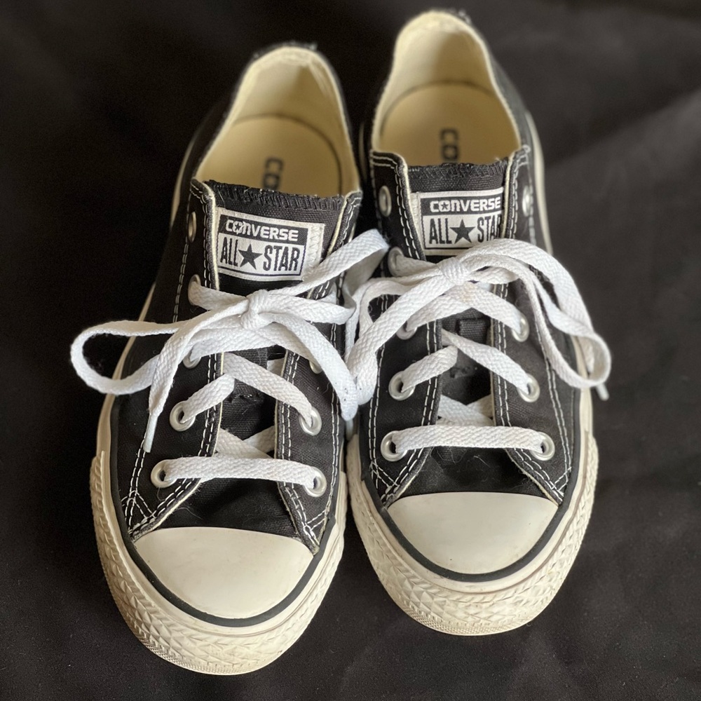 Converse Chuck Taylor Unisex All Star Low Top Sneaker
Men 4, Women 6
Black